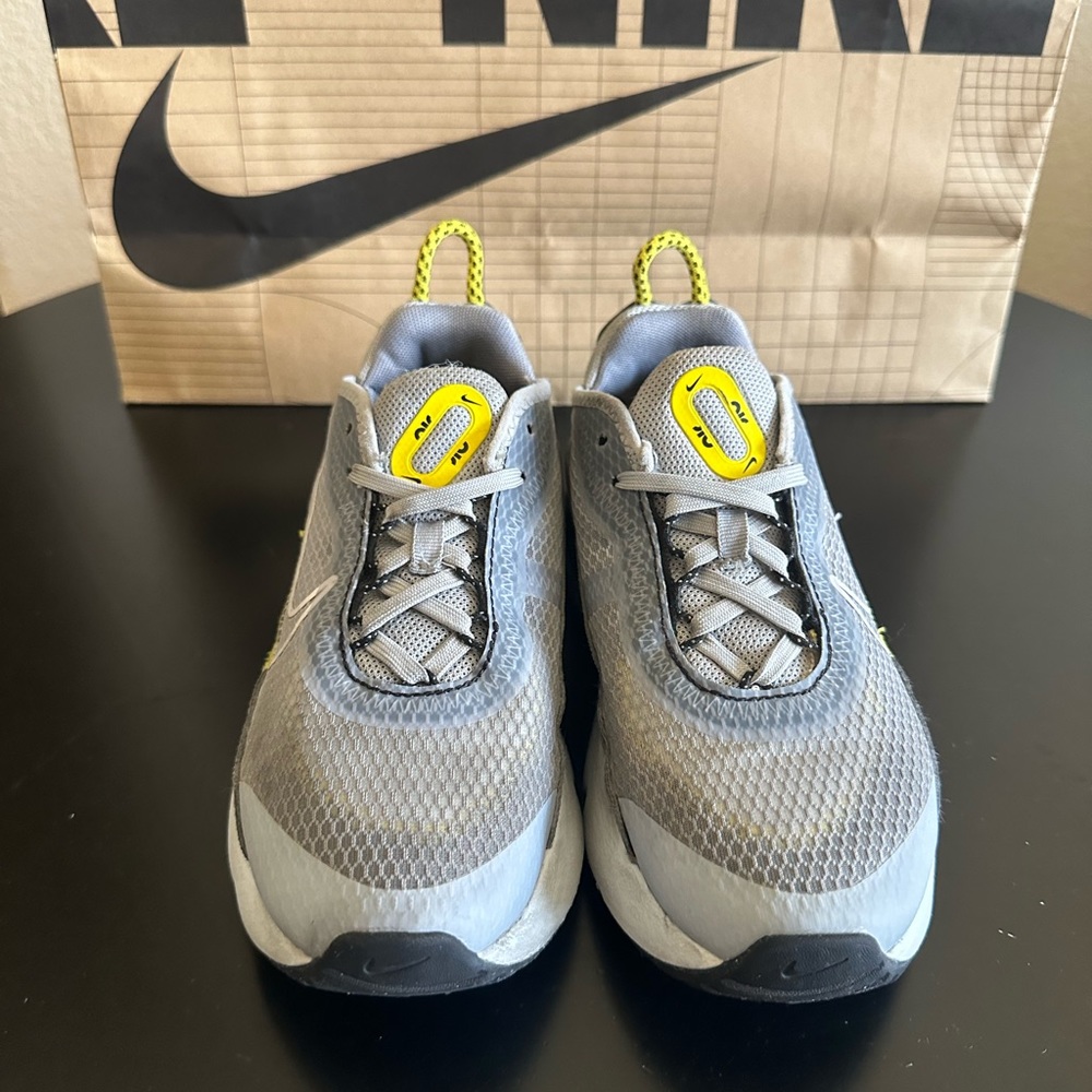 Nike Air Max 2090 Boys Size 2